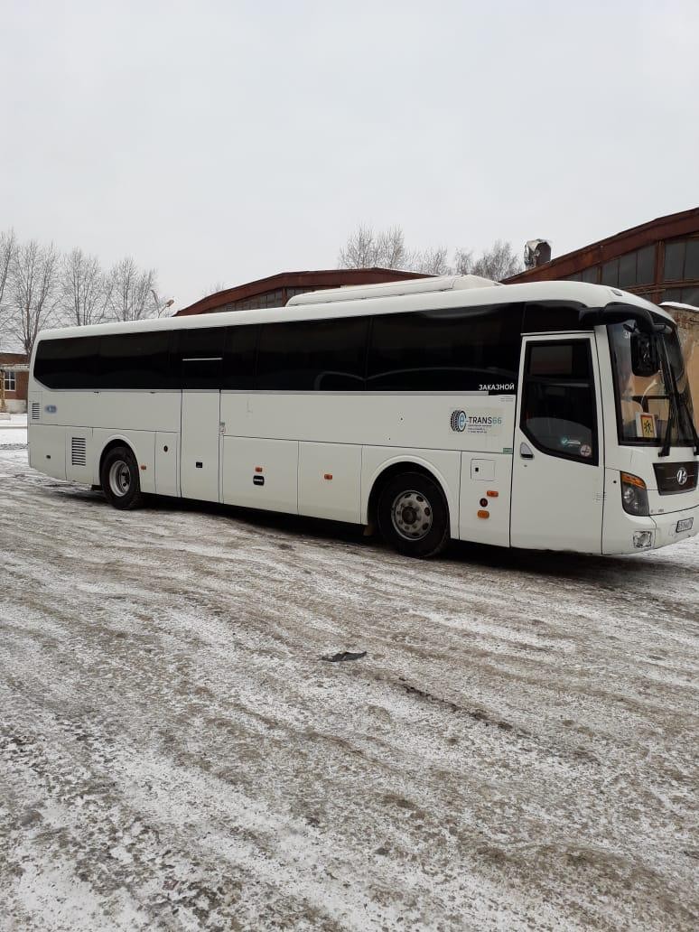 Аренда автобуса Hyundai Universe белого цвета с водителем в Берёзовском  цена от 1400 рублей в час | REQCAR.COM